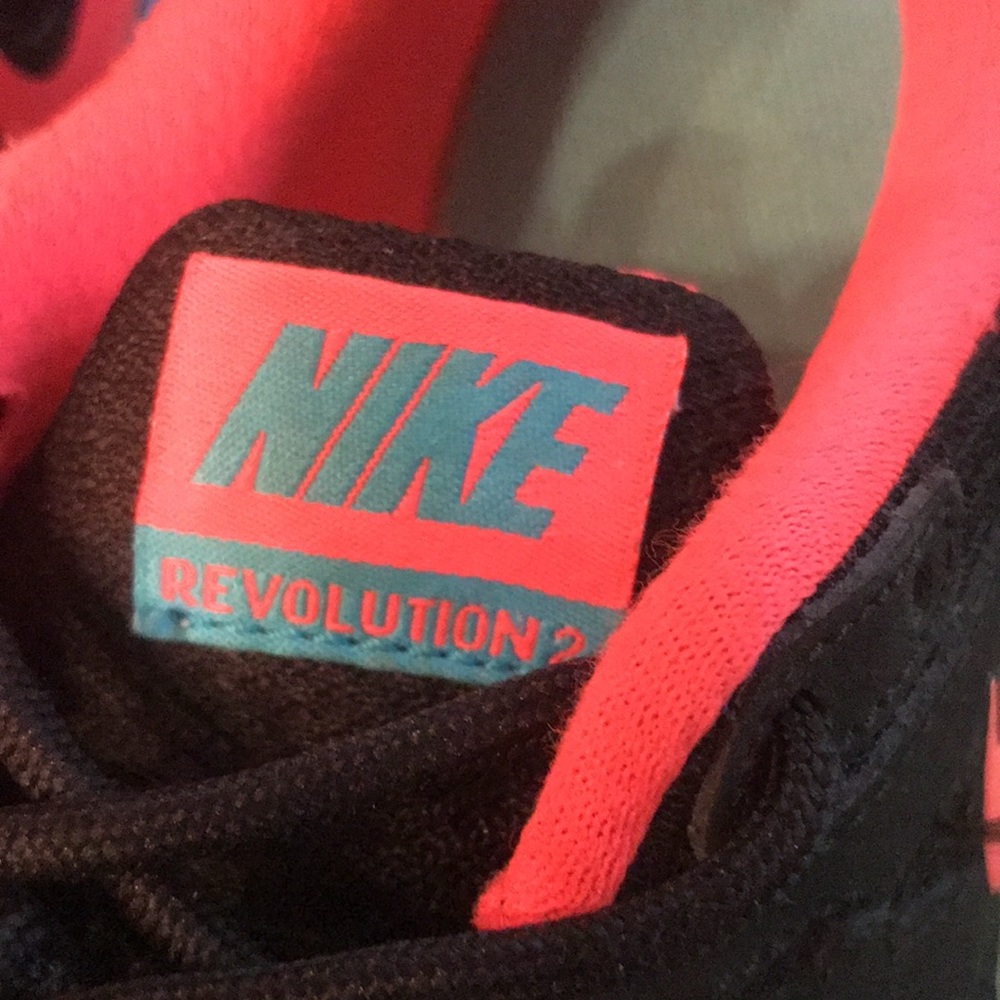 Nike Revolution 2 shoes  Women’s Size 9 - Picture 2 of 8